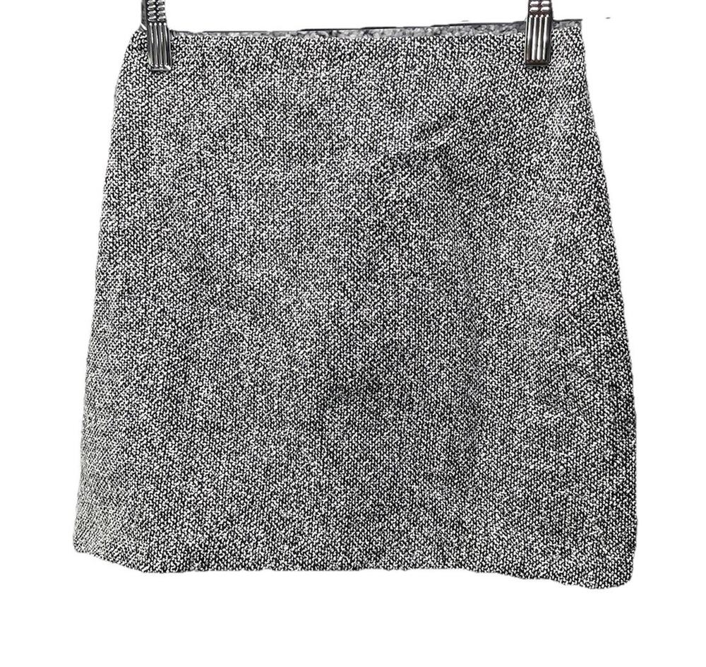 Women H&M Mini Skirt Size 2 Black & White Zipper Elastic Waist